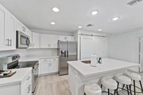 Modern Living 2-bedroom,2 Bath Home Downtown Wpb